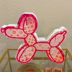 Fashion LV Balloon Distressed Dog Wood Decor